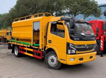 東風多利卡清洗吸污車